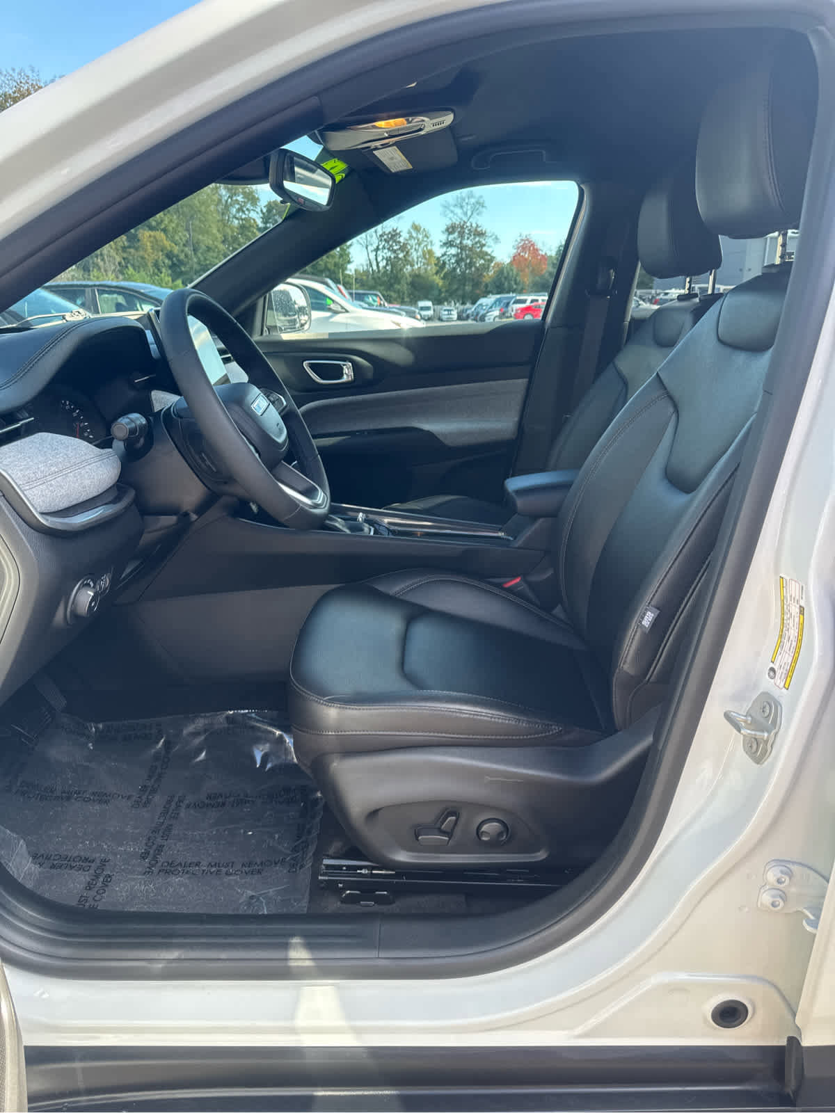 Certified 2024 Jeep Compass Latitude image 14