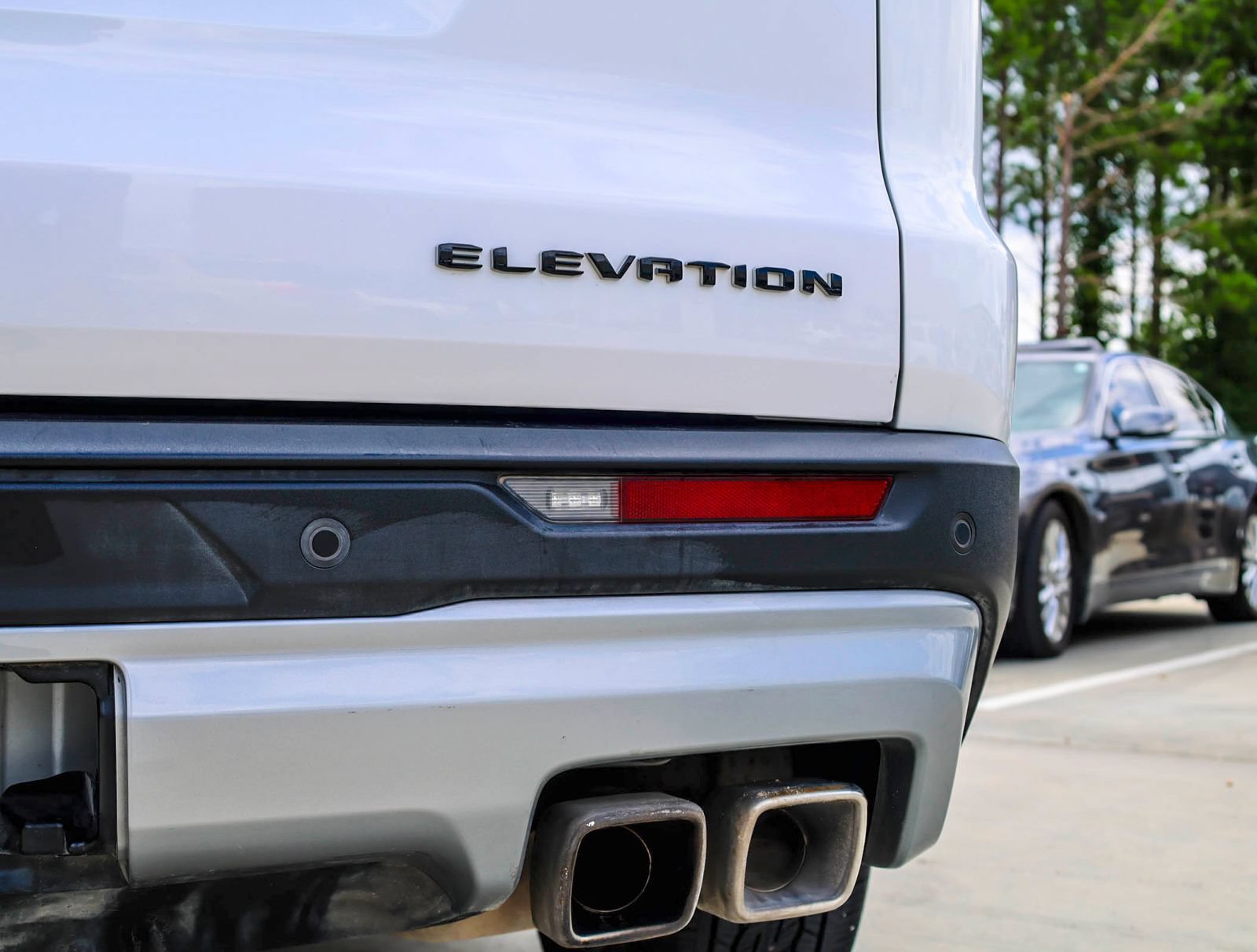 Used 2024 GMC Acadia Elevation w/ Luxury Package FWD image 7