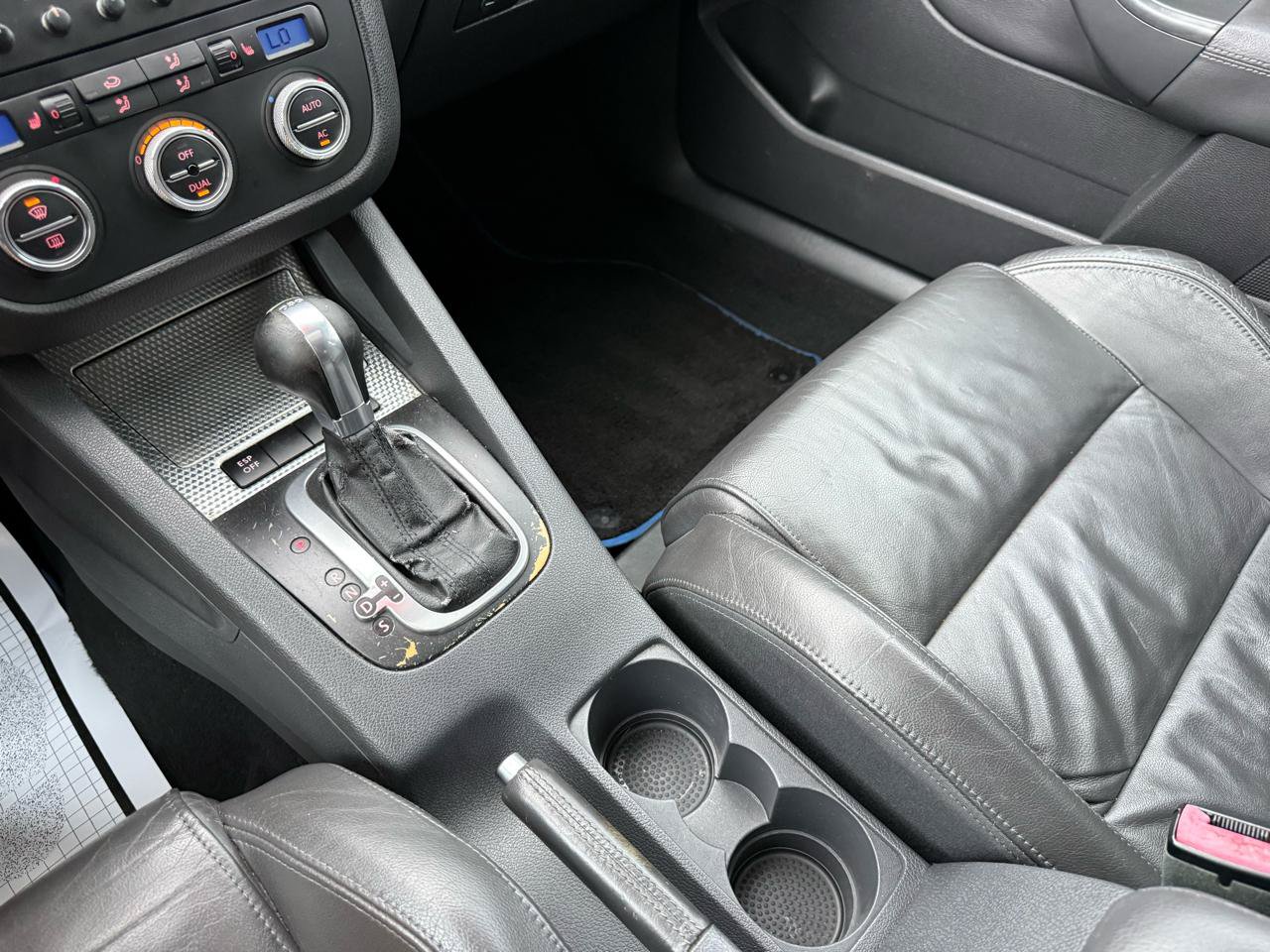 Used 2008 Volkswagen R32 AWD/4WD image 11