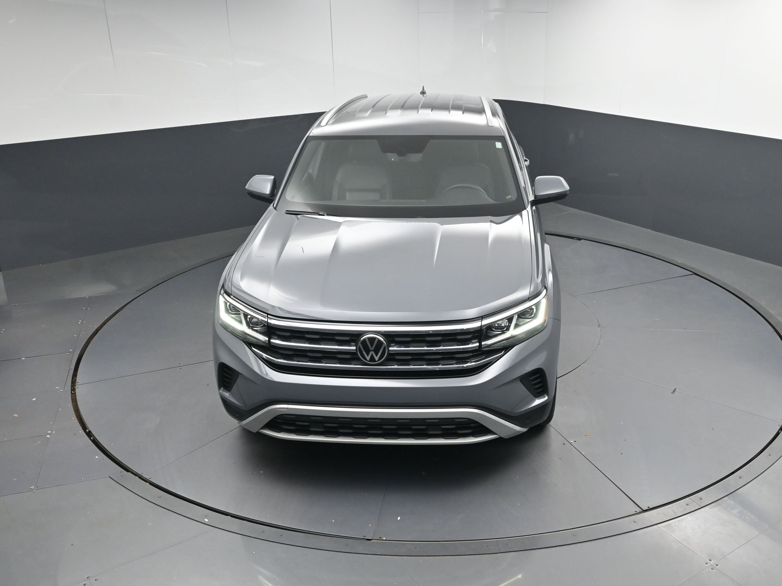 Used 2023 Volkswagen Atlas Cross Sport SE image 40