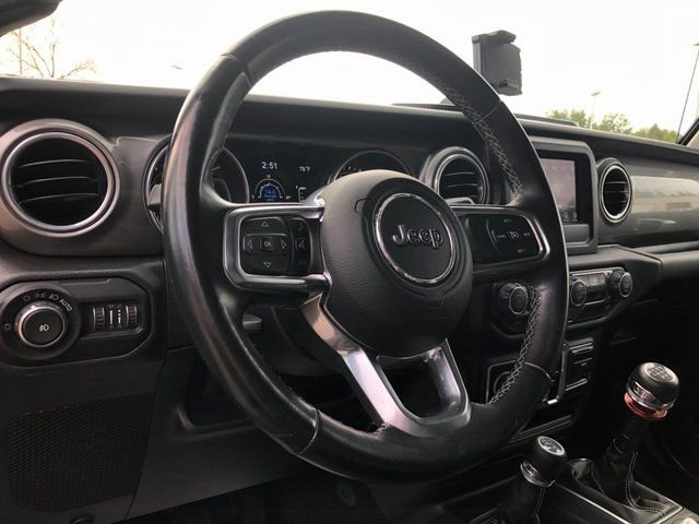 Used 2018 Jeep Wrangler Unlimited Sahara w/ Dual Top Group AWD/4WD image 24