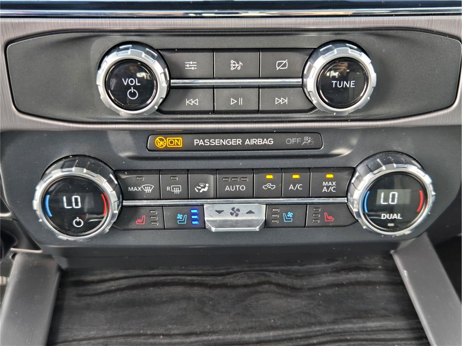 Used 2022 Ford F250 Limited w/ FX4 Off-Road Package AWD/4WD image 18