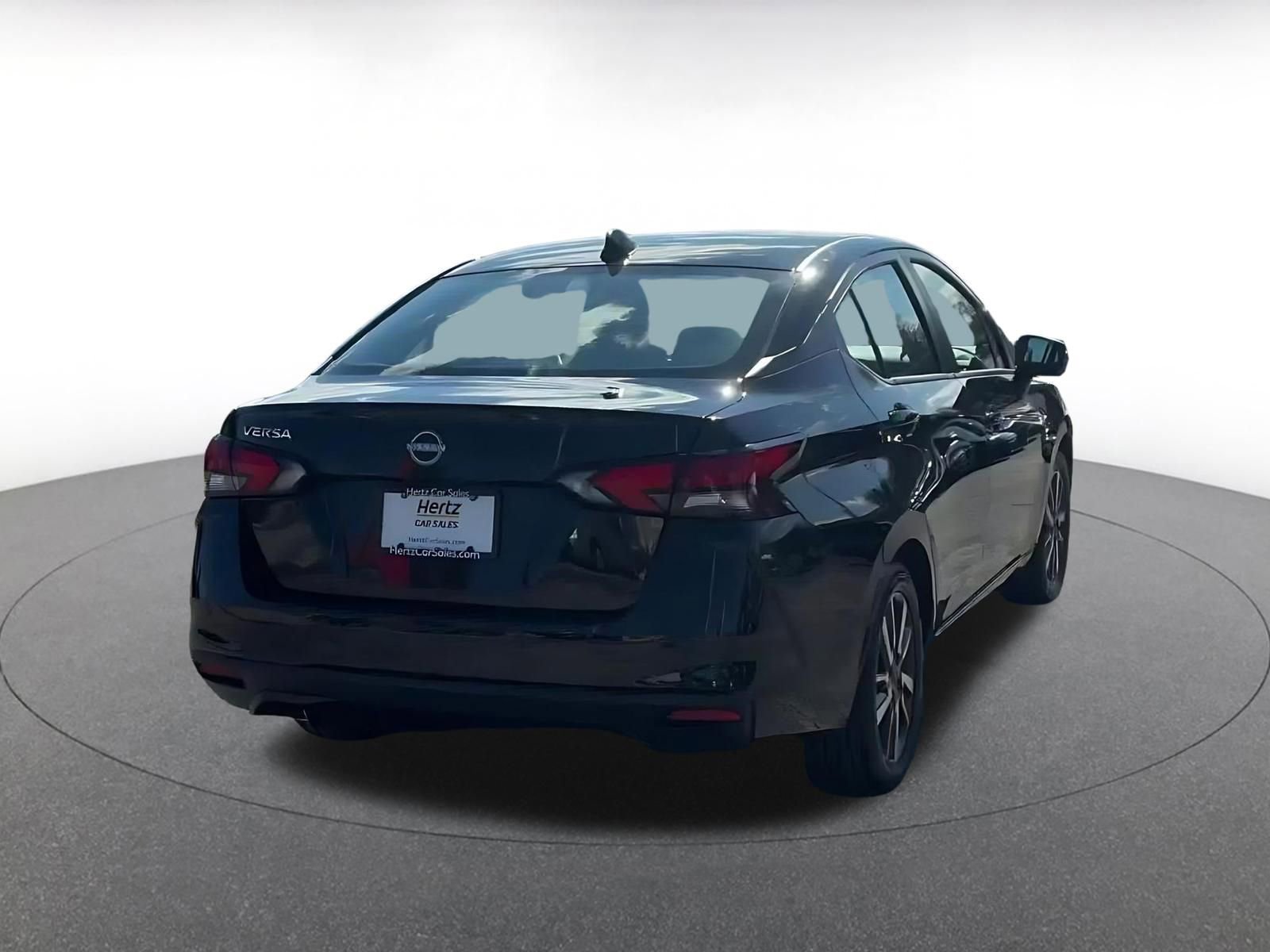 Used 2025 Nissan Versa SV image 14