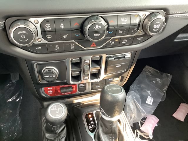 New 2026 Jeep Gladiator Mojave w/ Safety Group AWD/4WD image 15