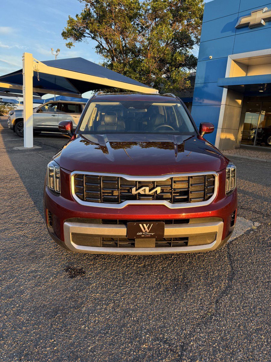Used 2023 Kia Telluride S w/ S Sunroof Package FWD image 2