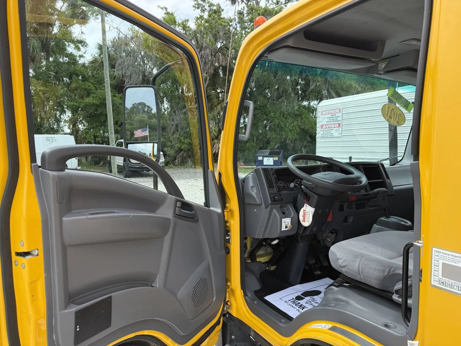 Used 2021 Isuzu NPR RWD image 15