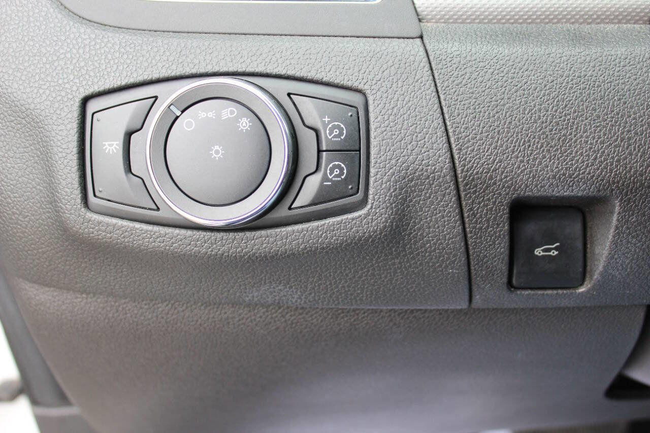 Used 2013 Ford Edge SEL image 28