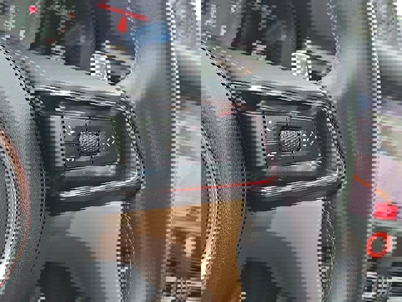 Used 2024 Porsche Macan image 21