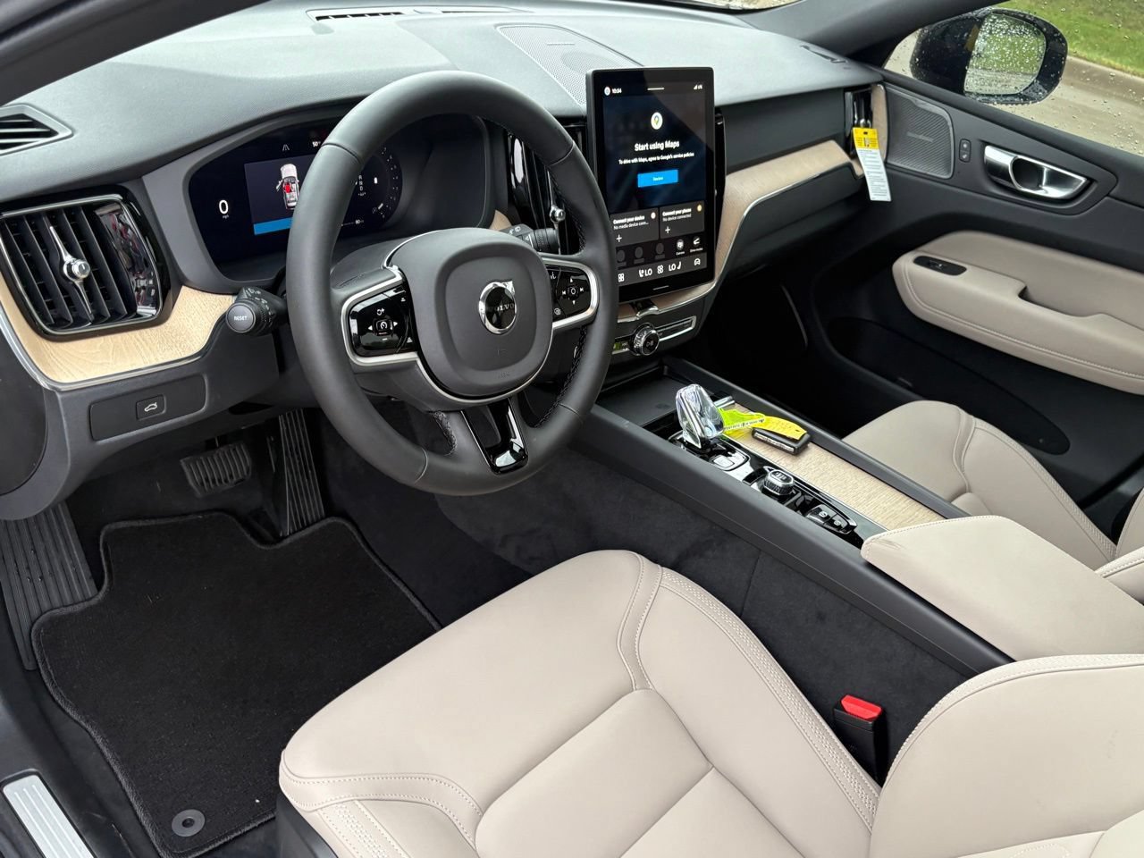 New 2026 Volvo XC60 B5 Plus w/ Protection Package Premier AWD/4WD image 12