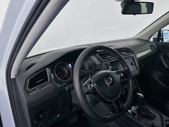 Used 2021 Volkswagen Tiguan SE image 9