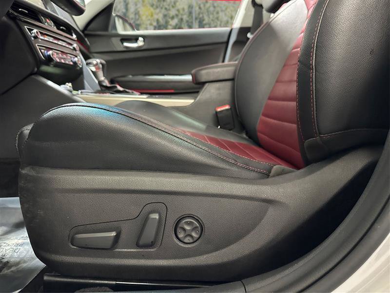 Used 2020 Kia Optima SX image 17