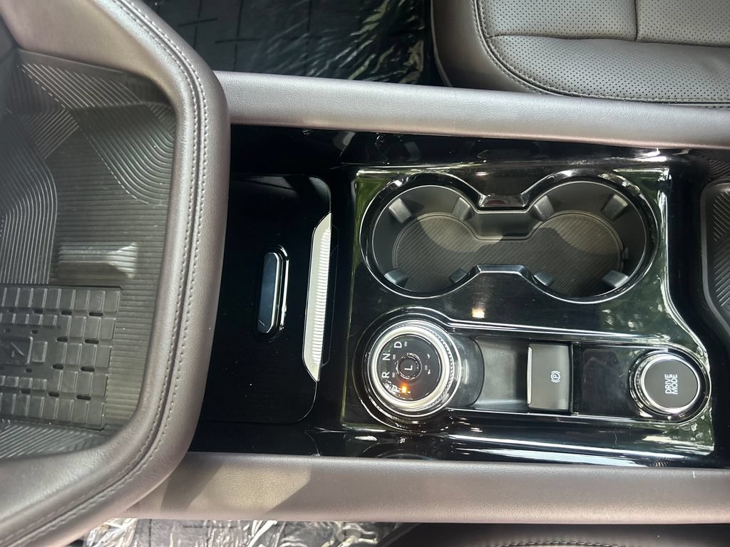 Used 2025 Ford Explorer Platinum w/ LUX Leather Package AWD/4WD image 28