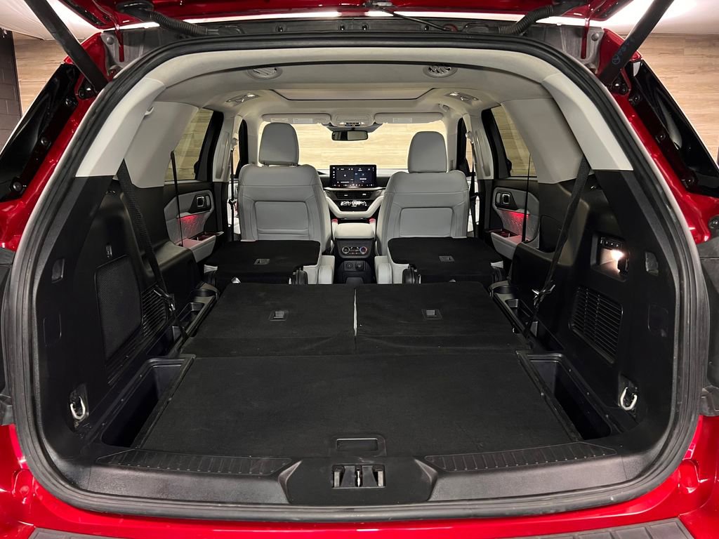 Used 2025 Ford Explorer Platinum w/ Ultimate Package image 25