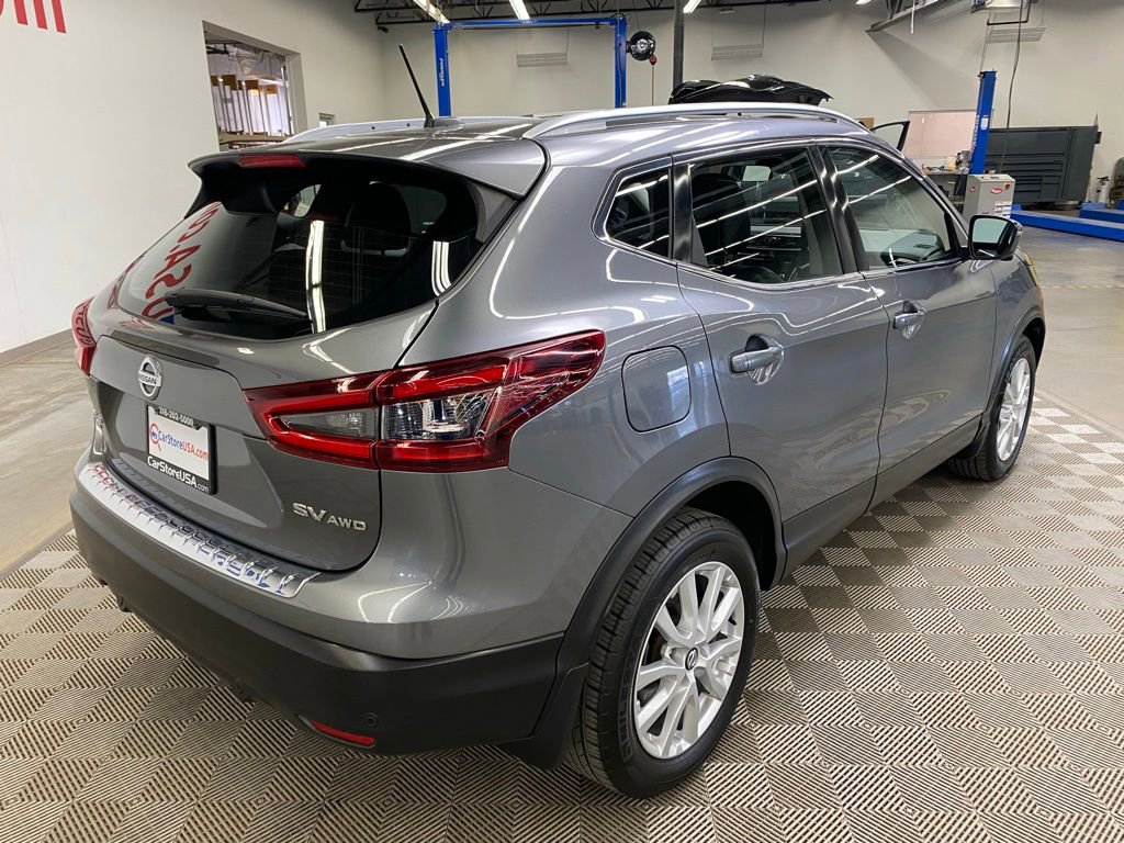 Used 2022 Nissan Rogue Sport SV w/ Technology Package image 12
