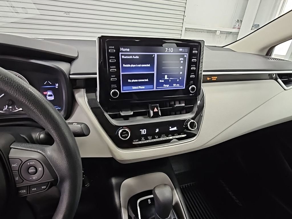 Used 2020 Toyota Corolla LE image 13