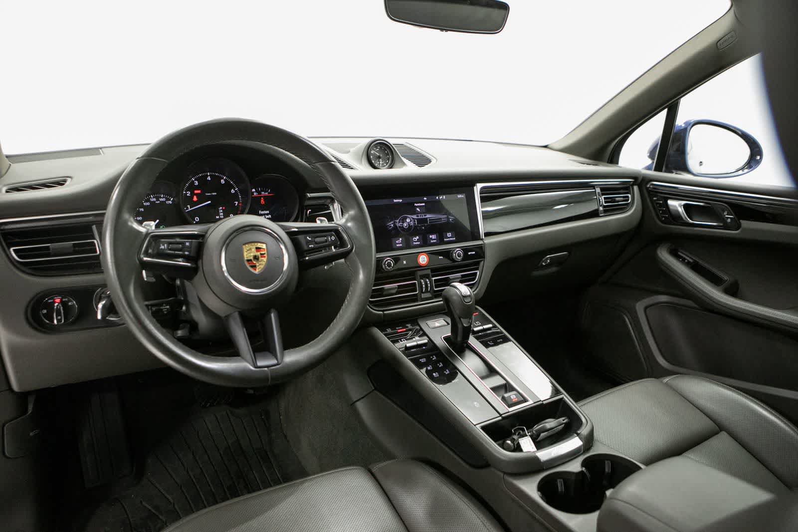 Certified 2023 Porsche Macan AWD/4WD image 13