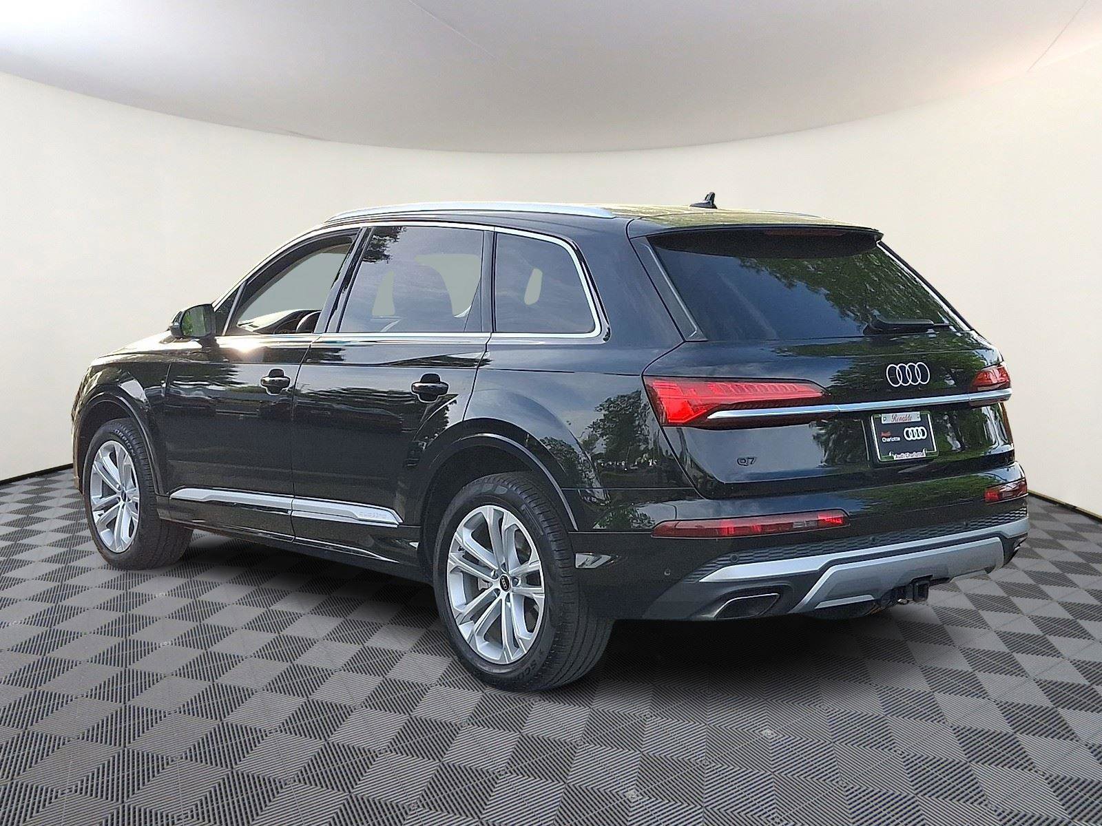 Used 2025 Audi Q7 3.0T Premium Plus image 4