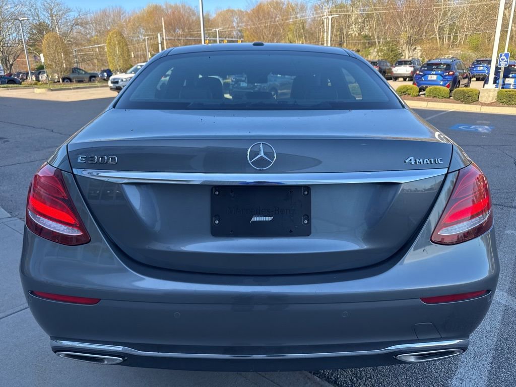 Used 2018 Mercedes-Benz E 300 4MATIC image 3