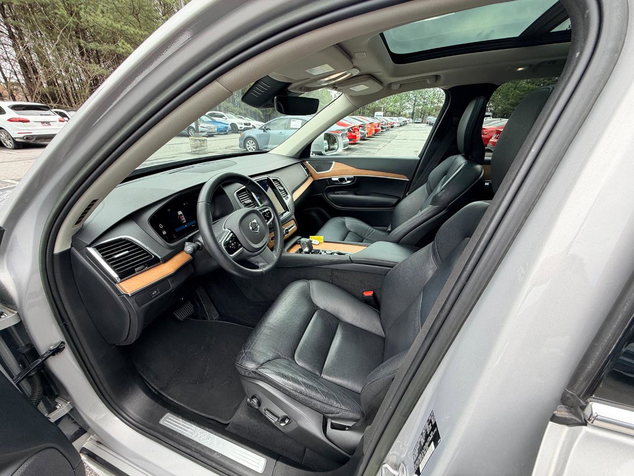 Used 2023 Volvo XC90 B6 Plus w/ Protection Package Premier image 8