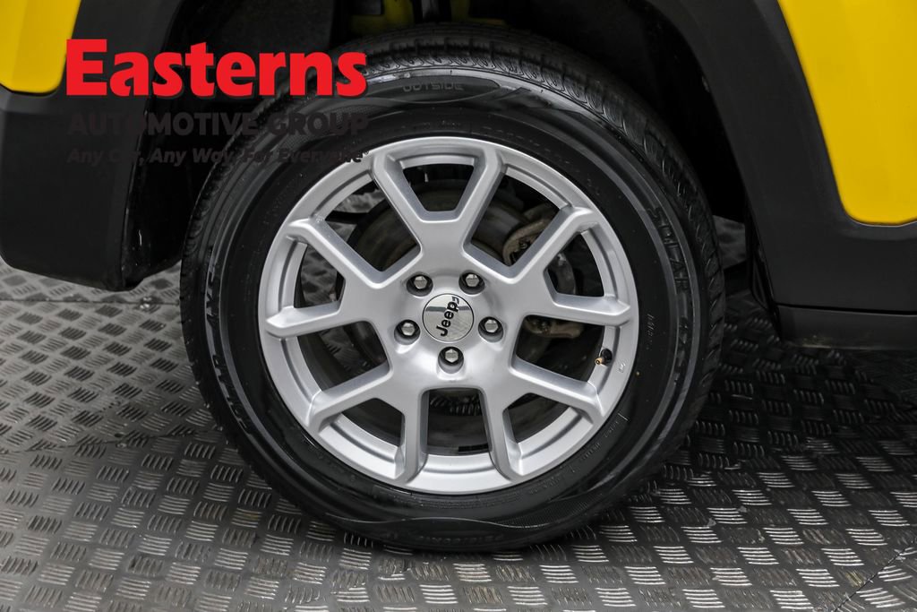 Used 2023 Jeep Renegade Latitude image 30