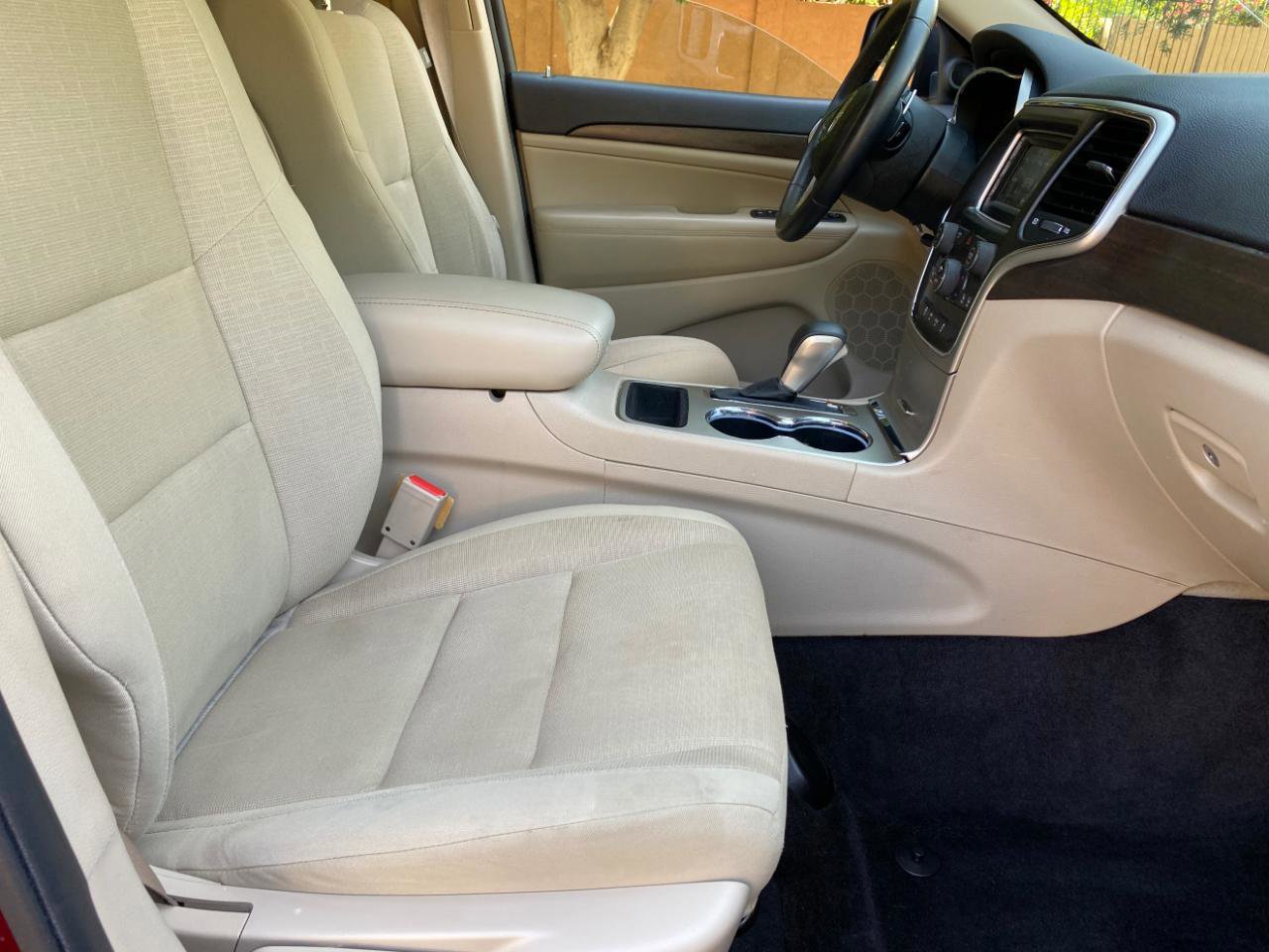 Used 2016 Jeep Grand Cherokee Laredo image 51