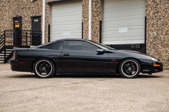 Used 2002 Chevrolet Camaro Z28 w/ SS Performance/Appearance Pkg image 10