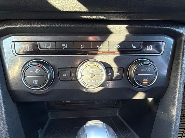 Used 2021 Volkswagen Tiguan SEL Premium R-Line w/ 3rd Row Seat Package AWD/4WD image 24