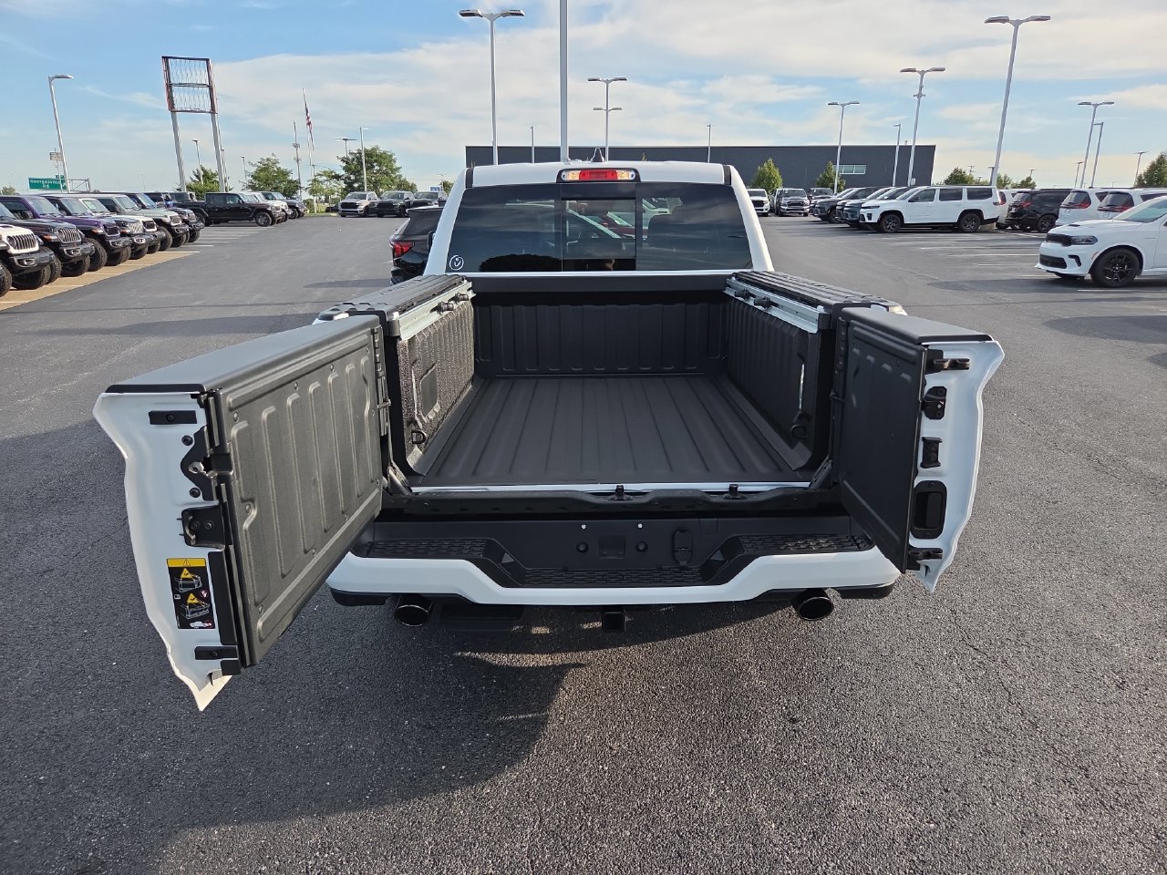 New 2026 RAM 1500 Laramie w/ Night Edition AWD/4WD image 40