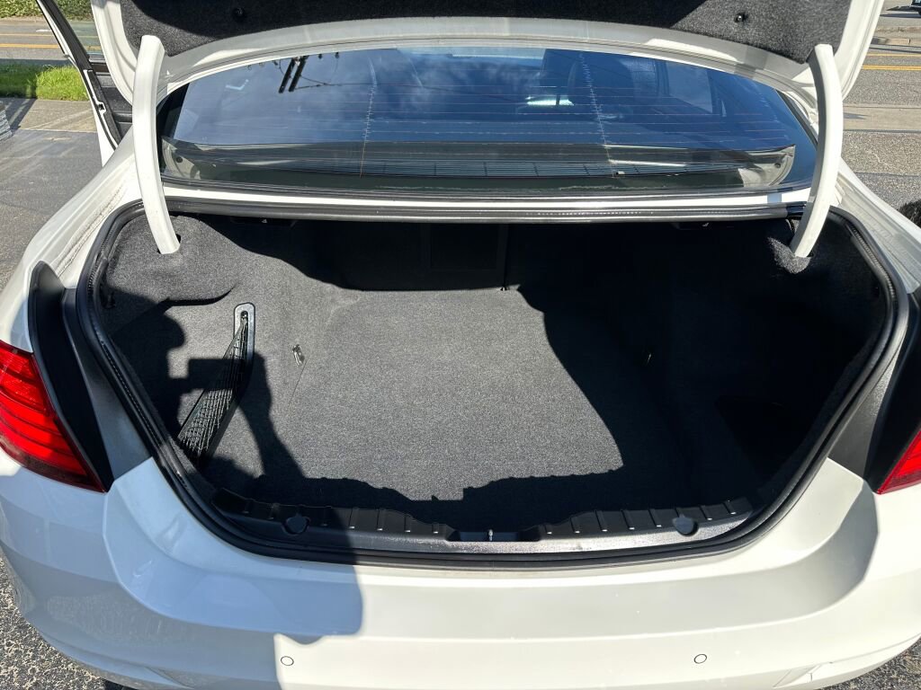Used 2014 BMW 528i xDrive Sedan AWD/4WD image 11