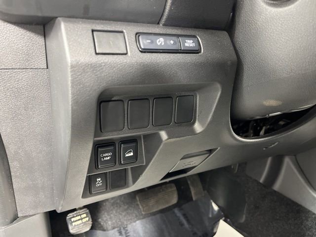 Used 2024 Nissan Frontier SV image 30