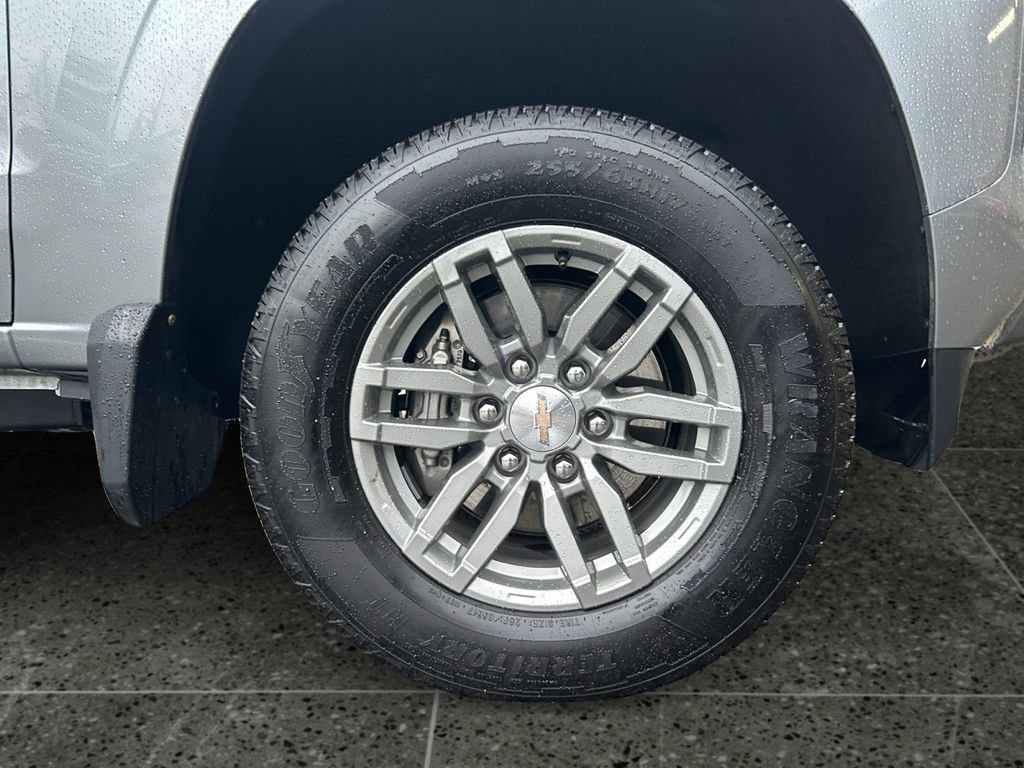 Used 2024 Chevrolet Colorado LT w/ LT Convenience Package II image 9