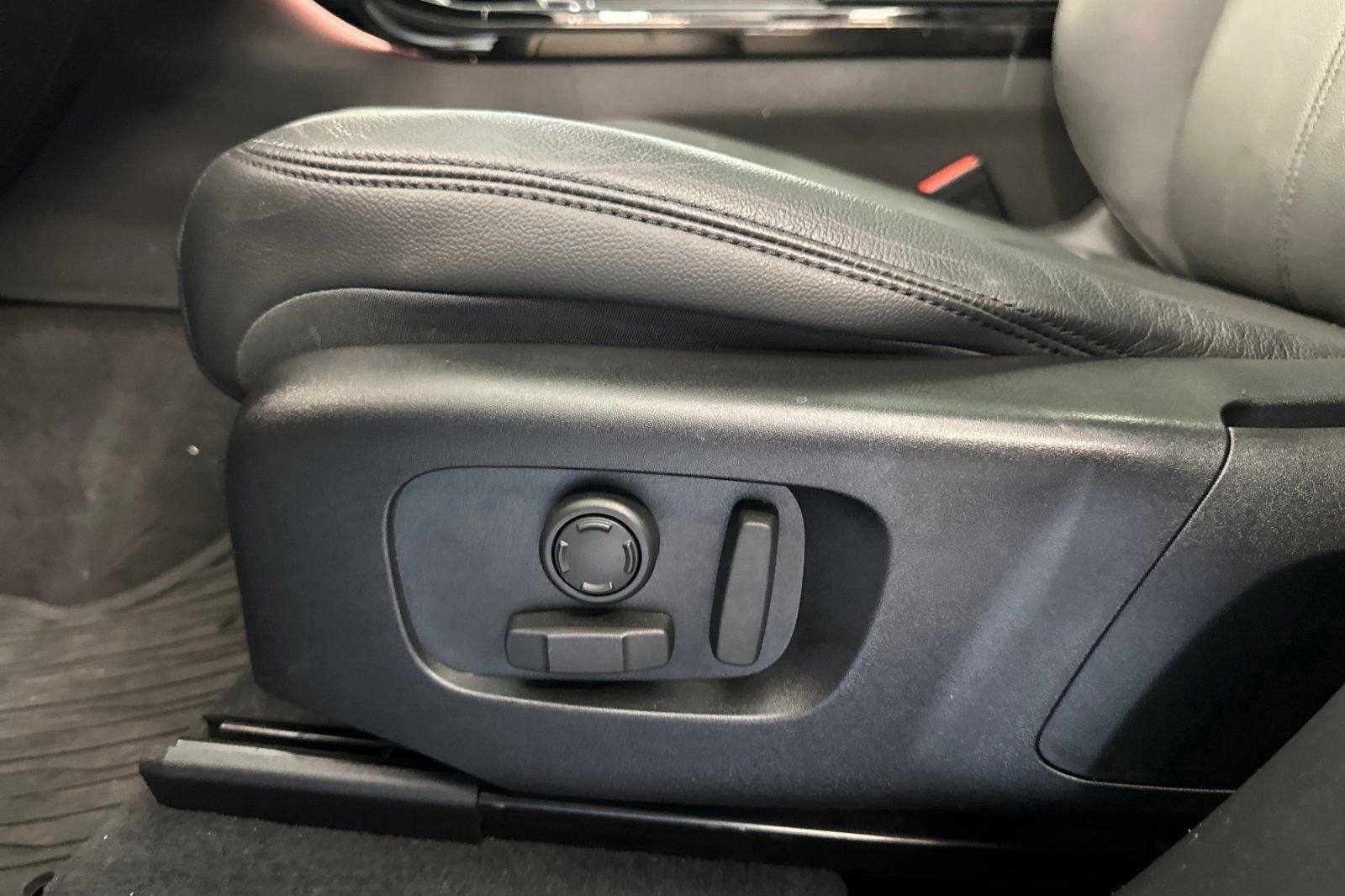 Certified 2026 Land Rover Range Rover Velar S AWD/4WD image 15