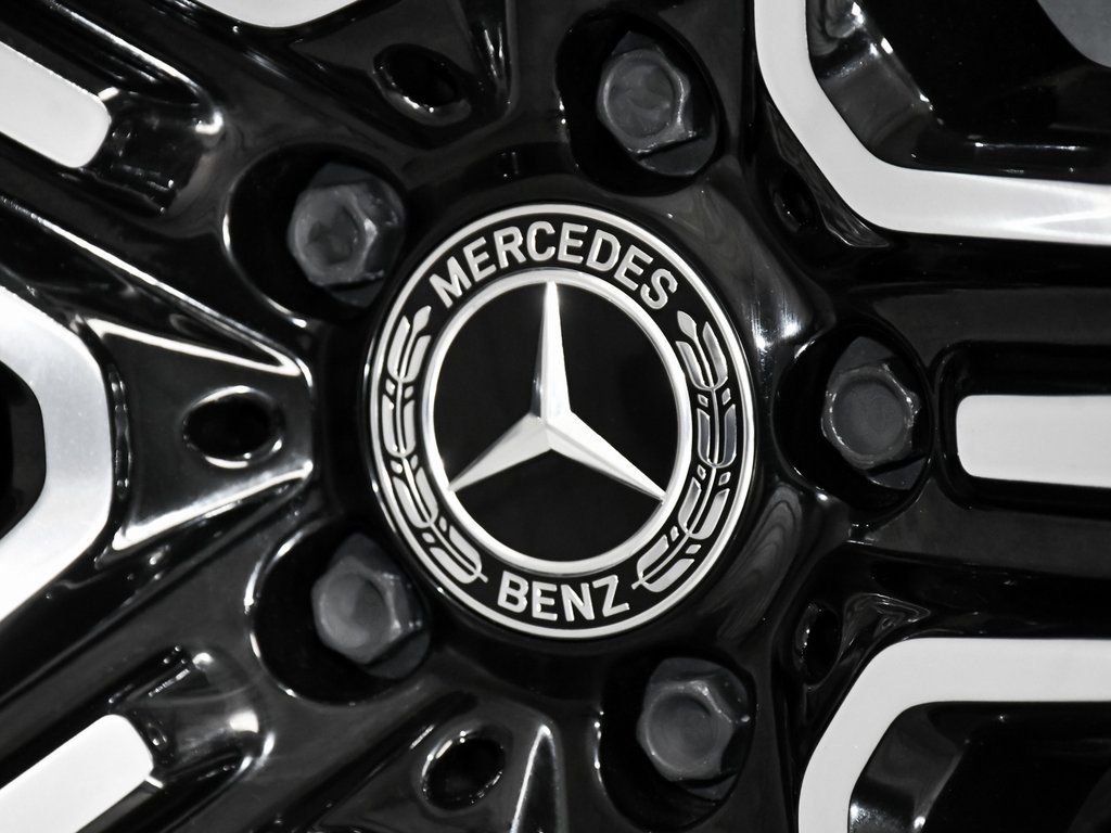 Used 2025 Mercedes-Benz GLE 450e GLE 450e w/ AMG Line Exterior image 94