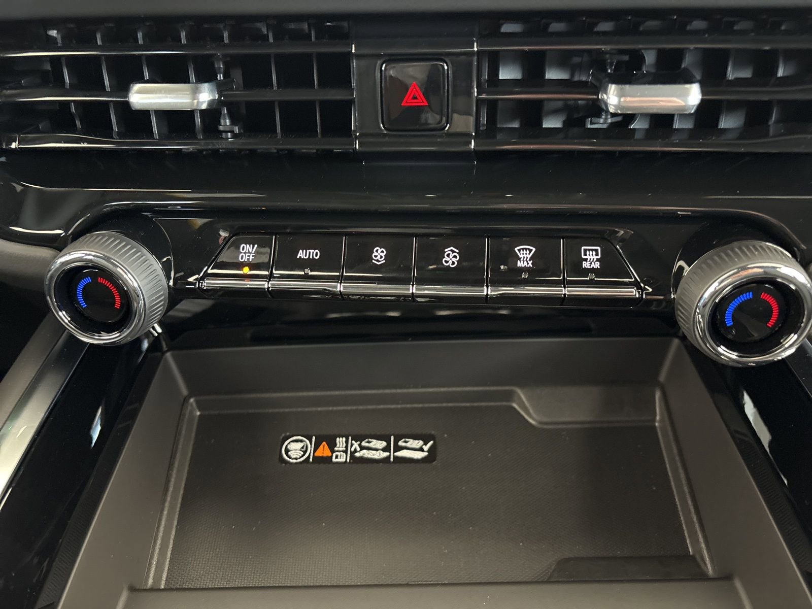 New 2026 Chevrolet Suburban LT RWD image 30