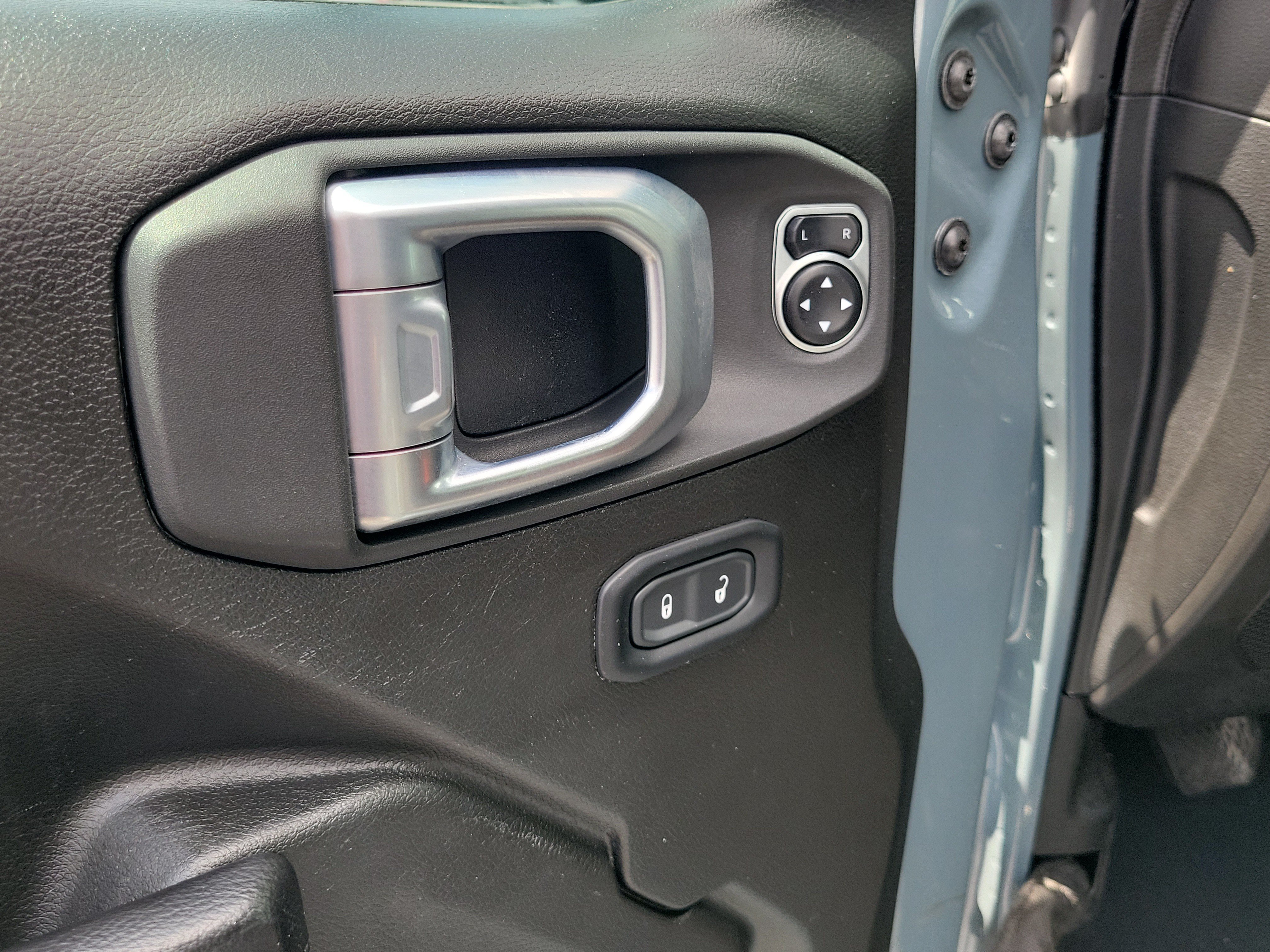 Used 2024 Jeep Gladiator Sport AWD/4WD image 19