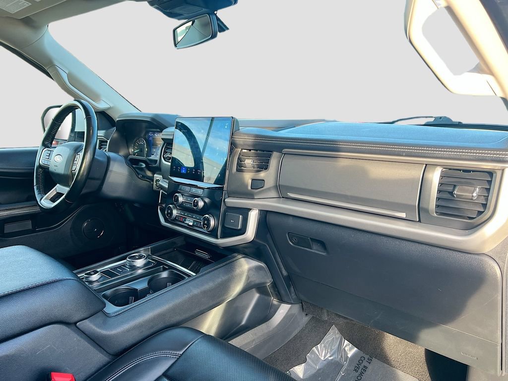 Used 2024 Ford Expedition Max XLT image 30