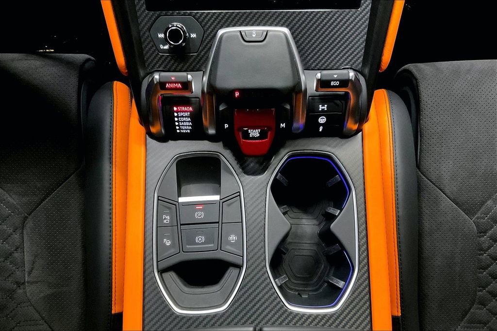 Used 2022 Lamborghini Urus image 12