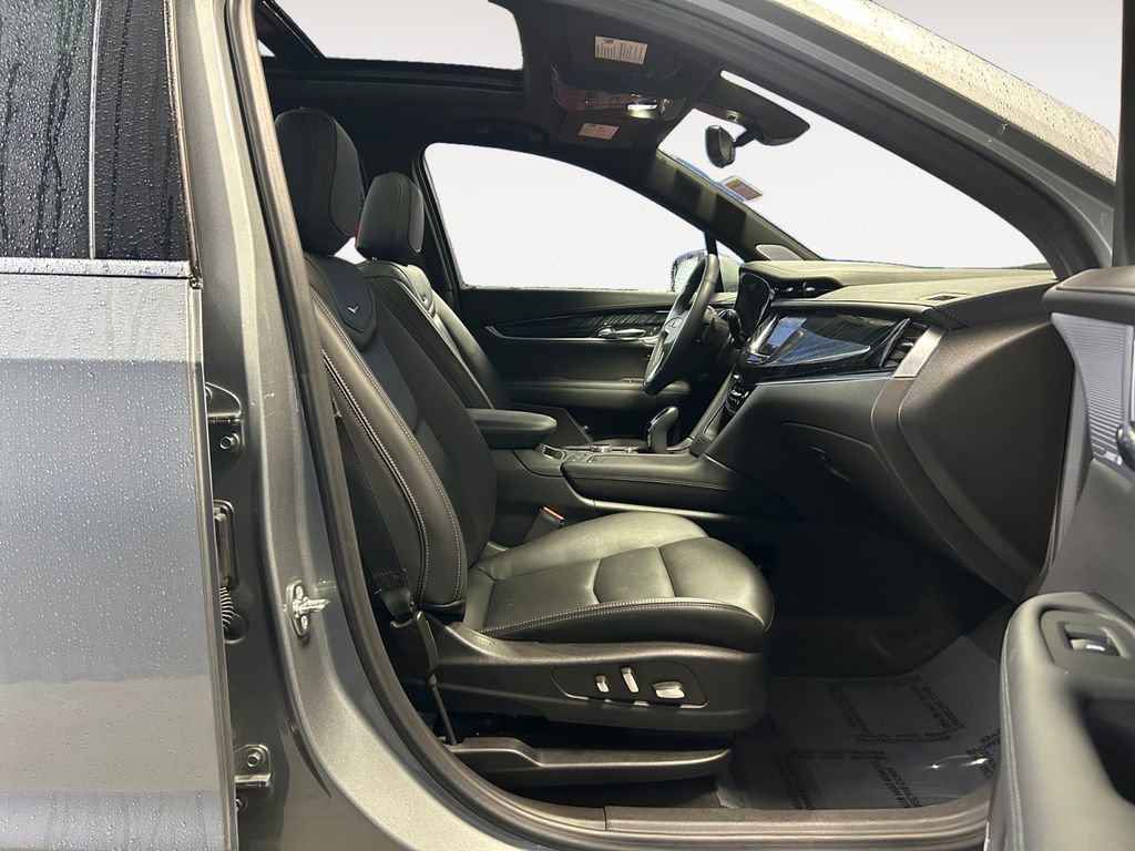 Used 2024 Cadillac XT6 Premium Luxury w/ Technology Package image 11
