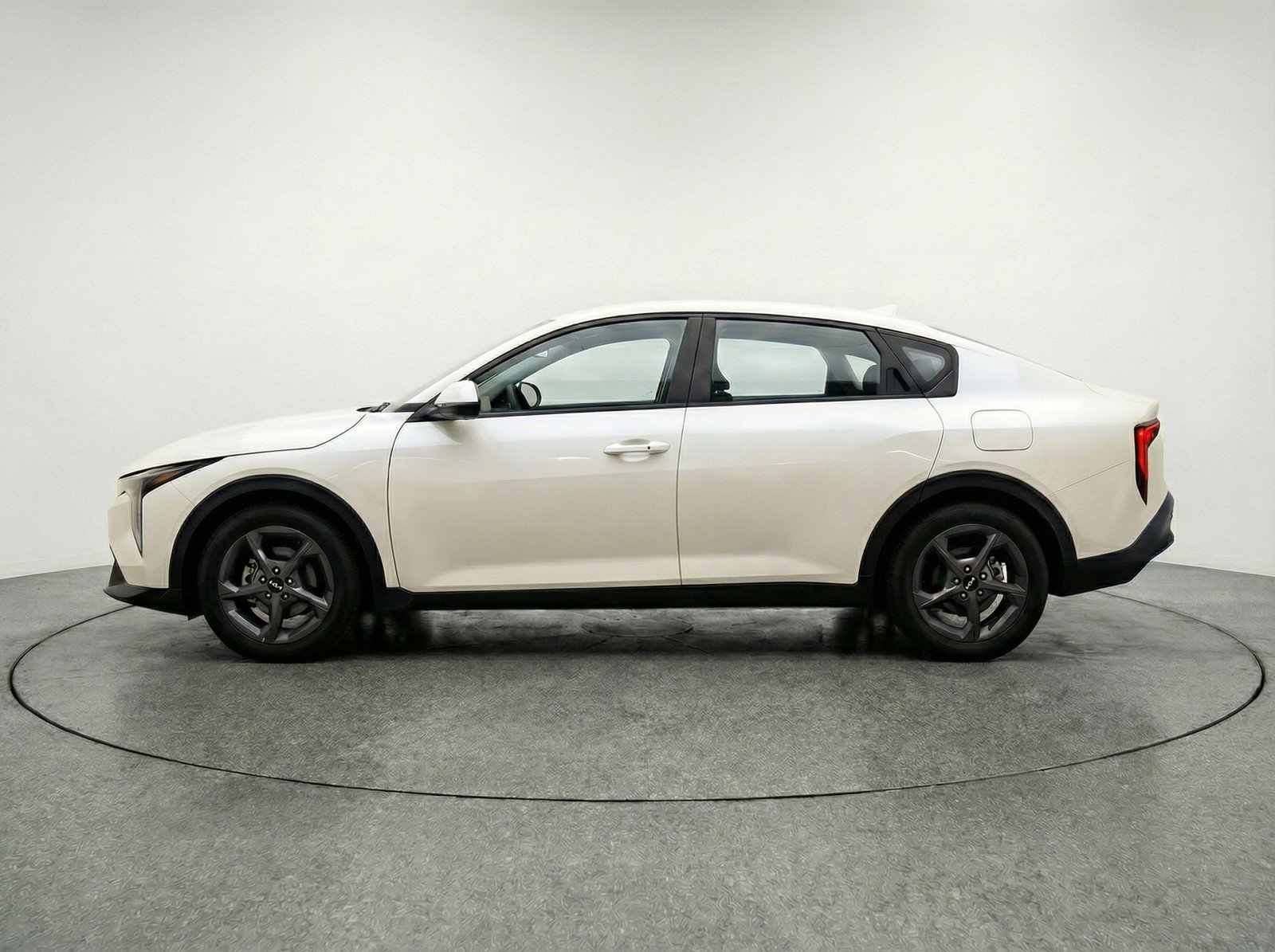 Used 2025 Kia K4 LXS image 5