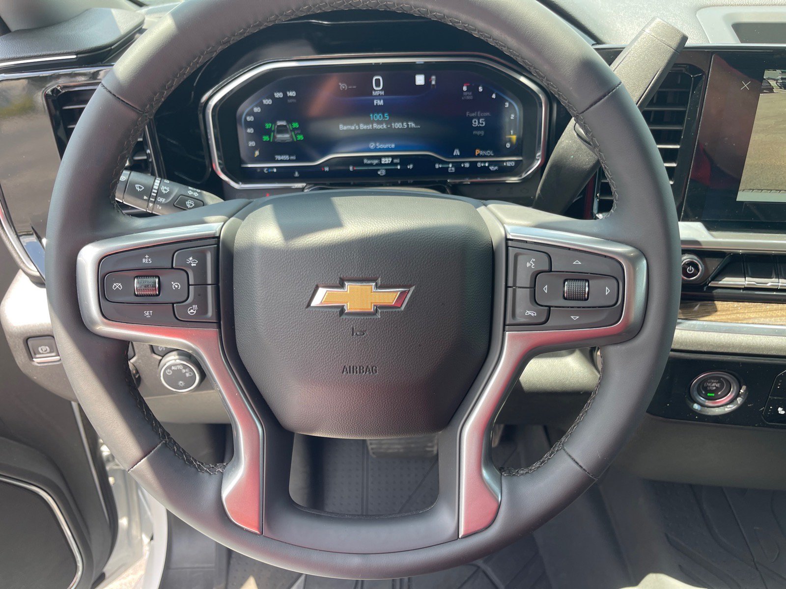 Used 2023 Chevrolet Silverado 1500 LT w/ Protection Package RWD image 7