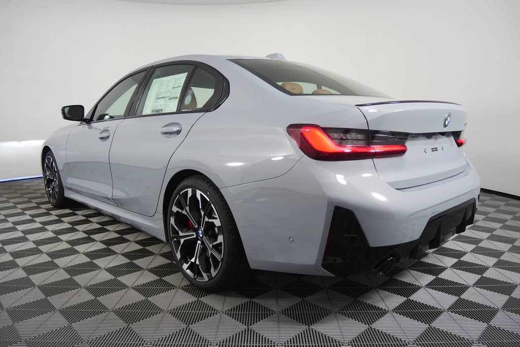 Used 2026 BMW 330i Sedan w/ M Sport Package RWD image 3