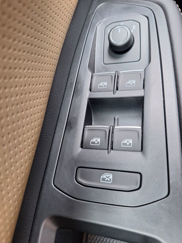 New 2026 Volkswagen Atlas Cross Sport SE image 20