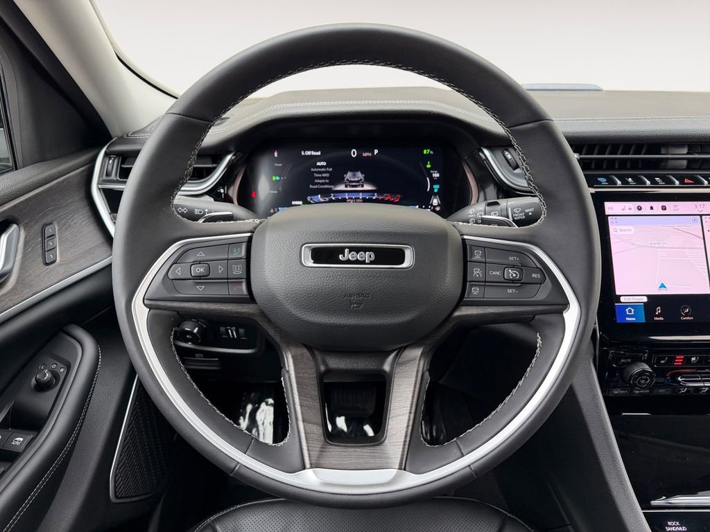 Used 2023 Jeep Grand Cherokee 4WD 4xe w/ Luxury Tech Group II image 23