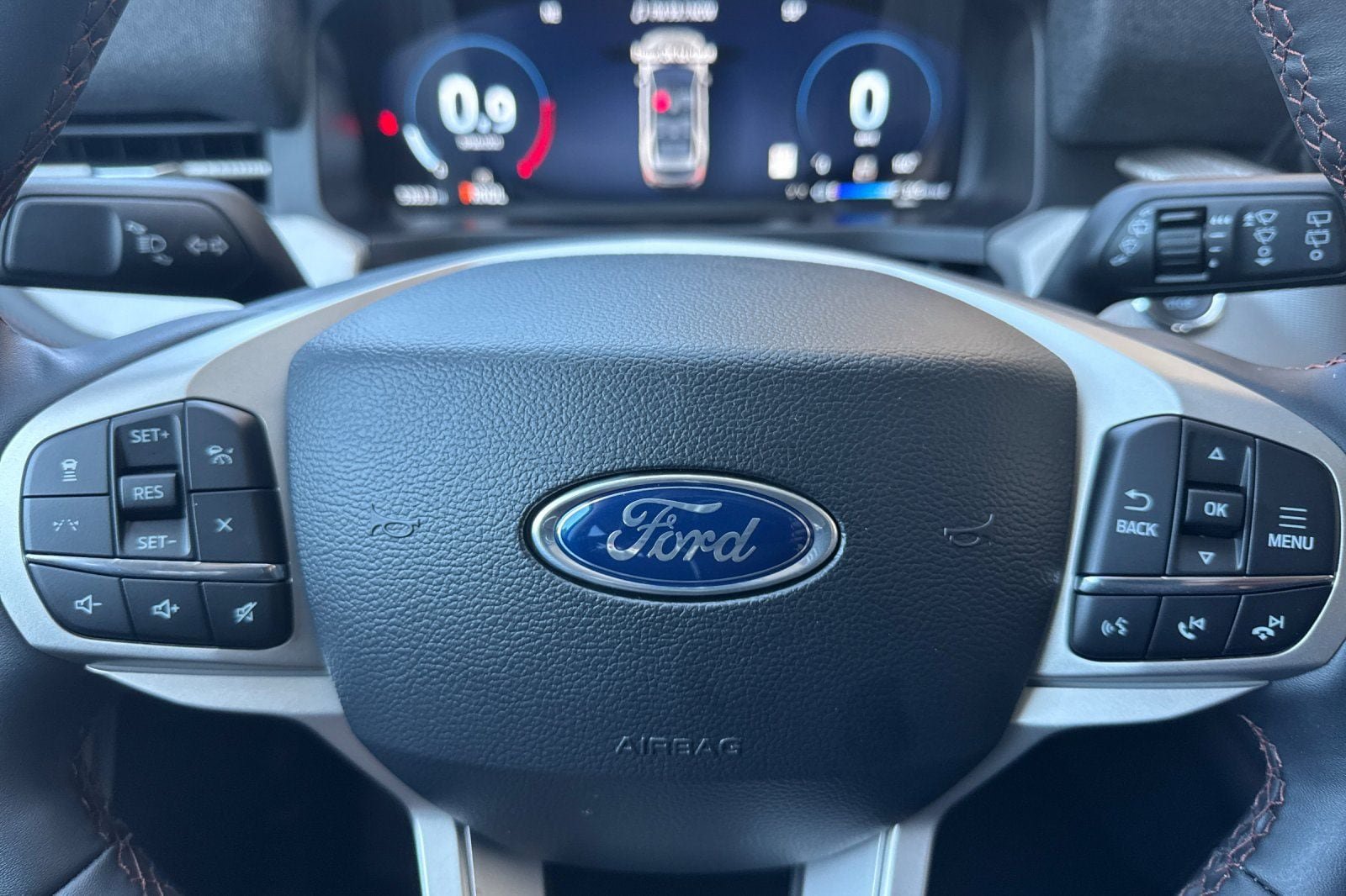 Used 2026 Ford Explorer Active AWD/4WD image 27