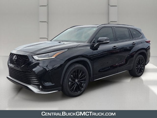 Used 2023 Toyota Highlander XSE