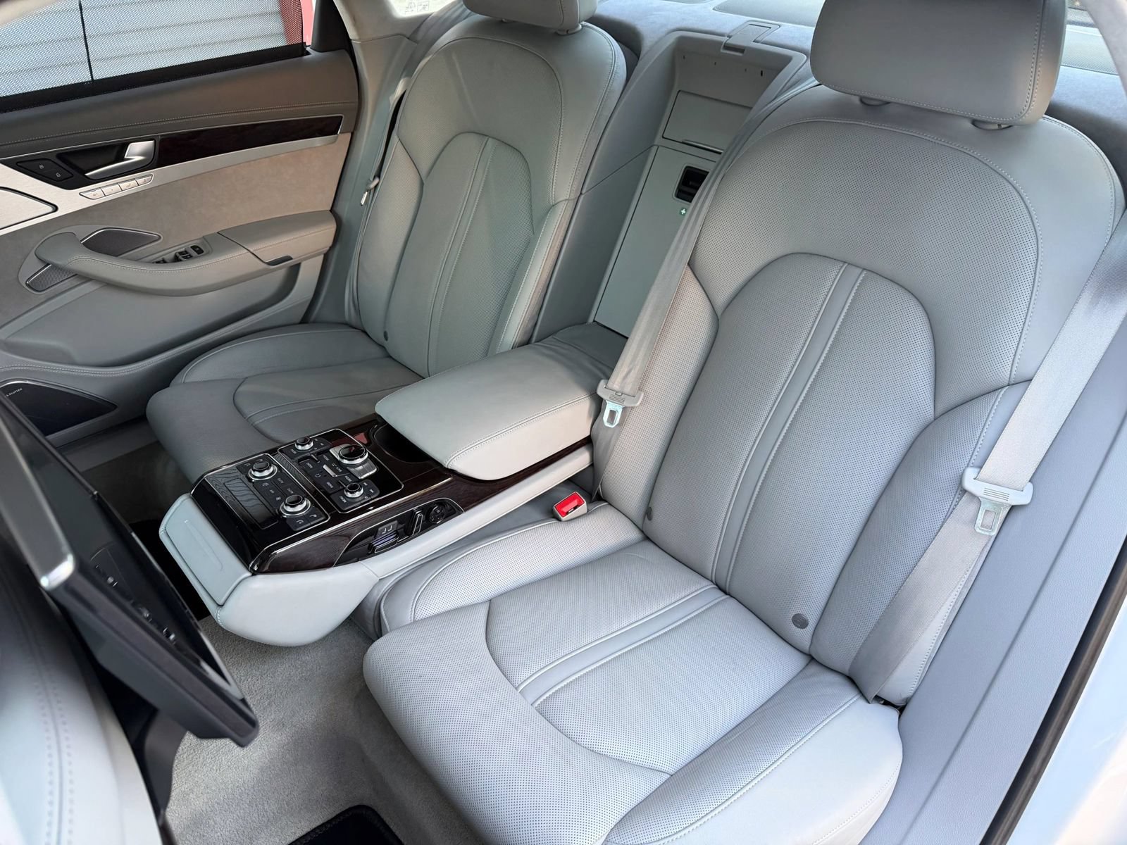 Used 2012 Audi A8 L W12 AWD/4WD image 32