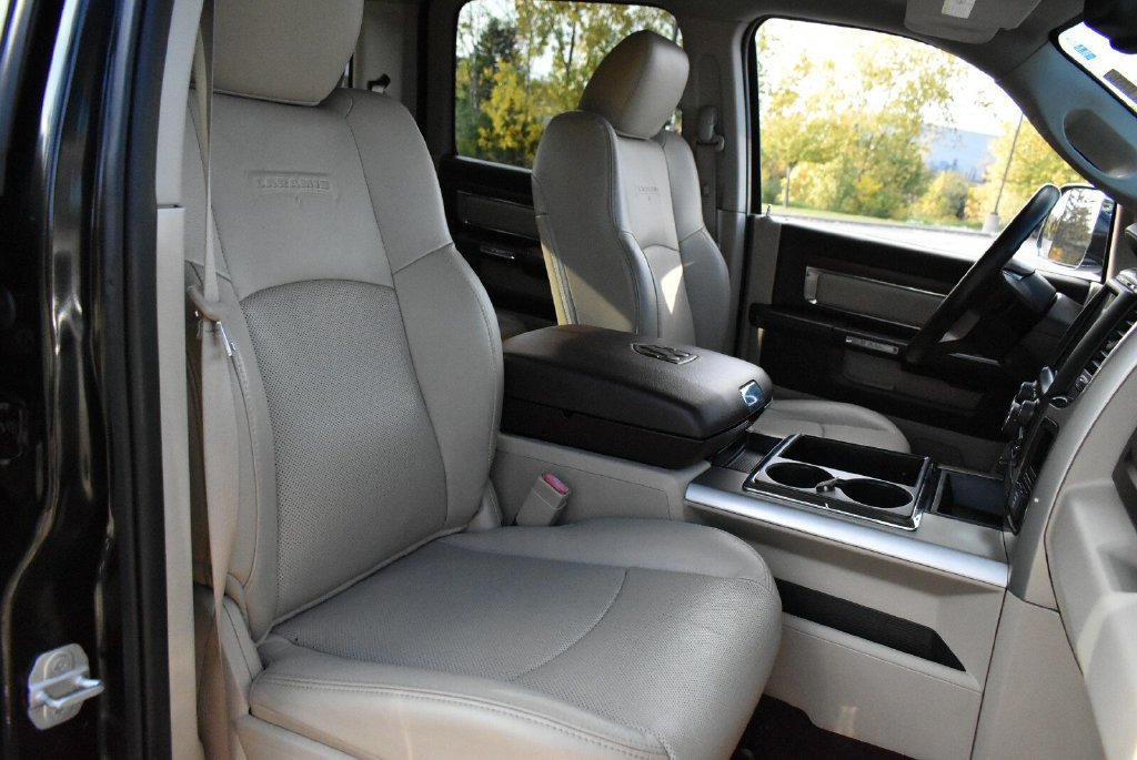 Used 2015 RAM 1500 Laramie w/ Convenience Group AWD/4WD image 32