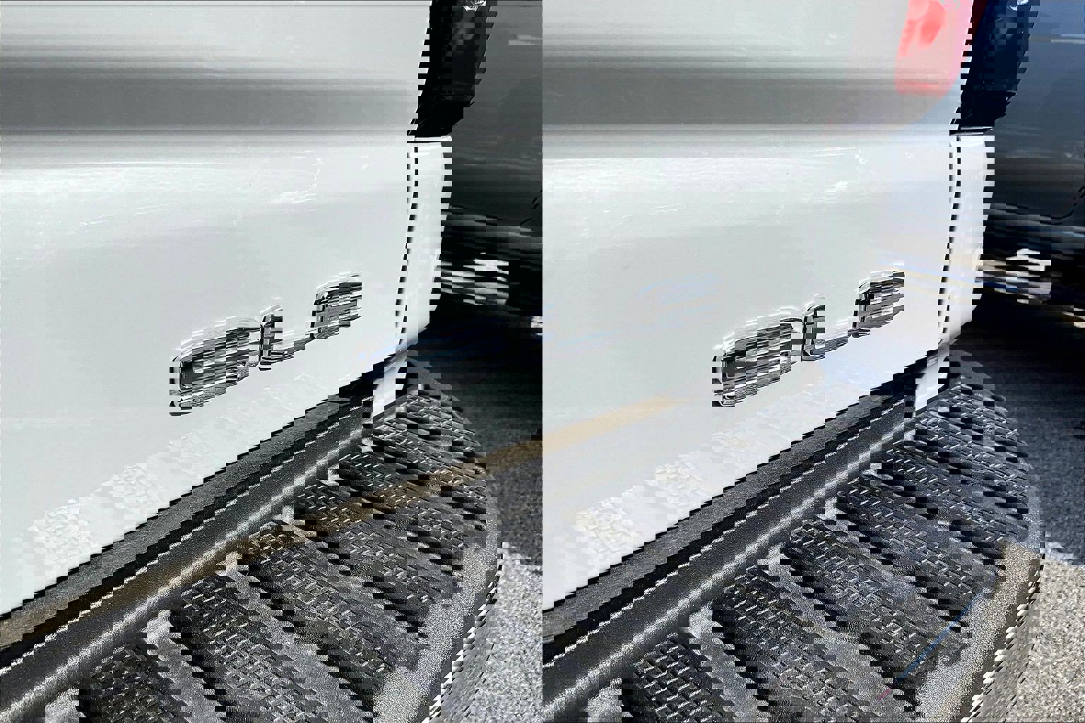 Used 2025 GMC Sierra 2500 SLE w/ SLE Value Package; image 8