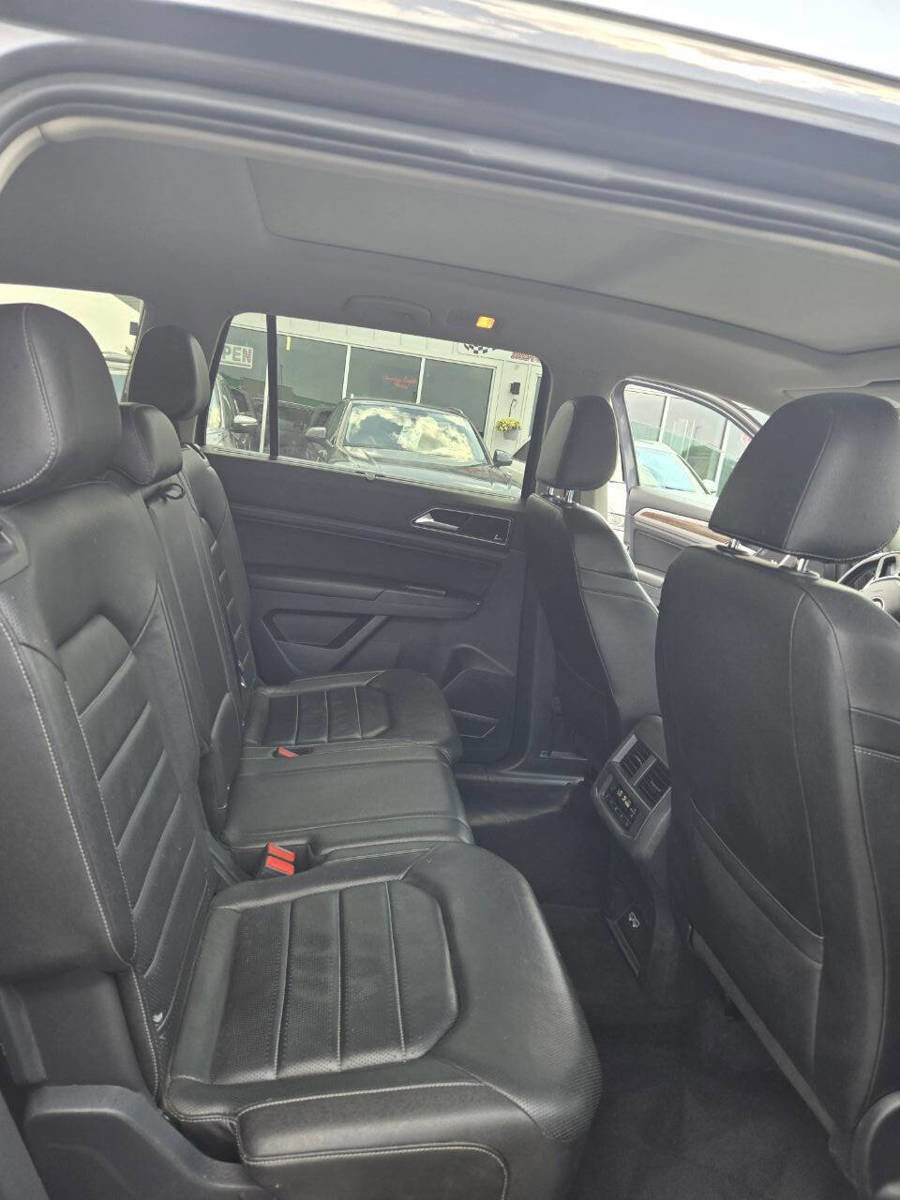 Used 2018 Volkswagen Atlas SEL Premium image 39