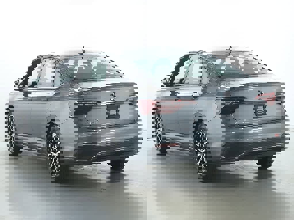 Used 2024 Volkswagen Jetta Sport image 39